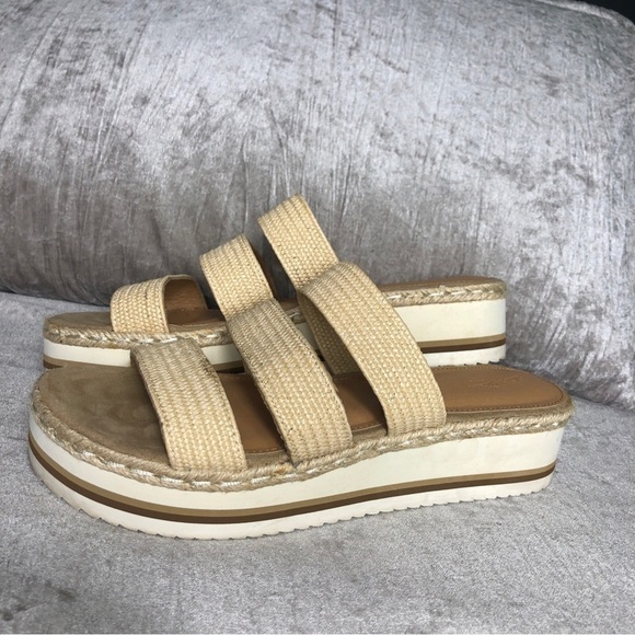 UNIVERSAL THREAD Beige 3 Textile Strap Platform Wedge Sandals 9.5 Espadrille - Picture 2 of 15